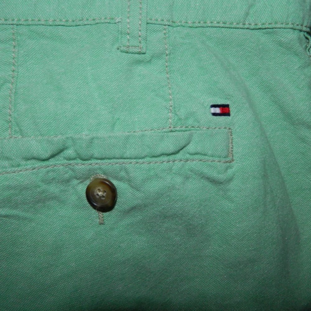 Tommy Hilfiger Green Chino Golf Shorts Flat Front Size 38 (G-19) - Picture 3 of 5